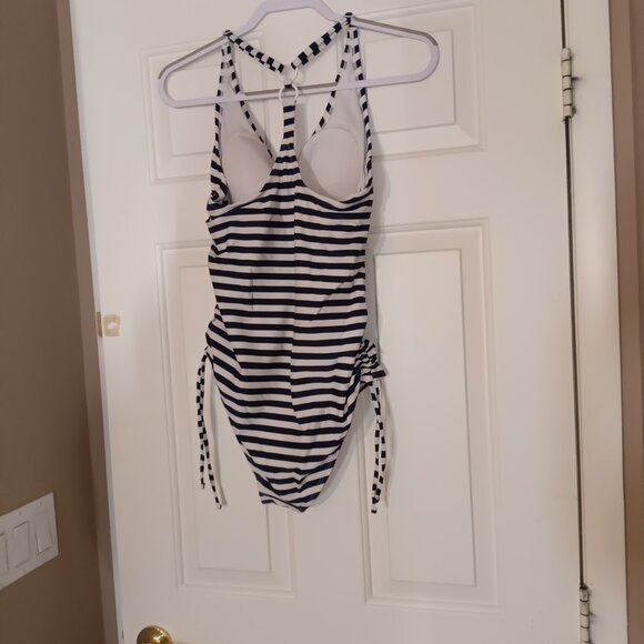 Swim suit - Picture 2 of 3